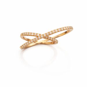 Anillo con diamantes.