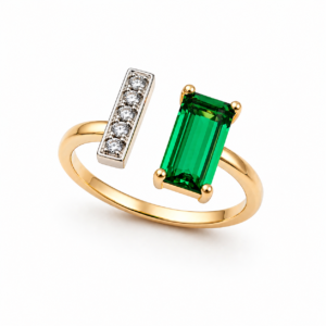 Anillo oro con diamantes y esmeralda hidrotermal. - Imagen 1