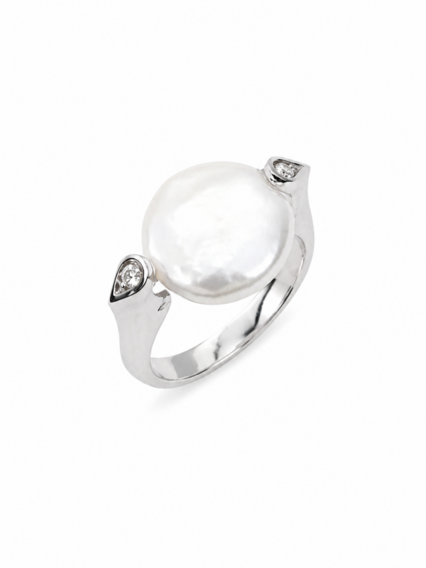 Anillo perla y diamantes